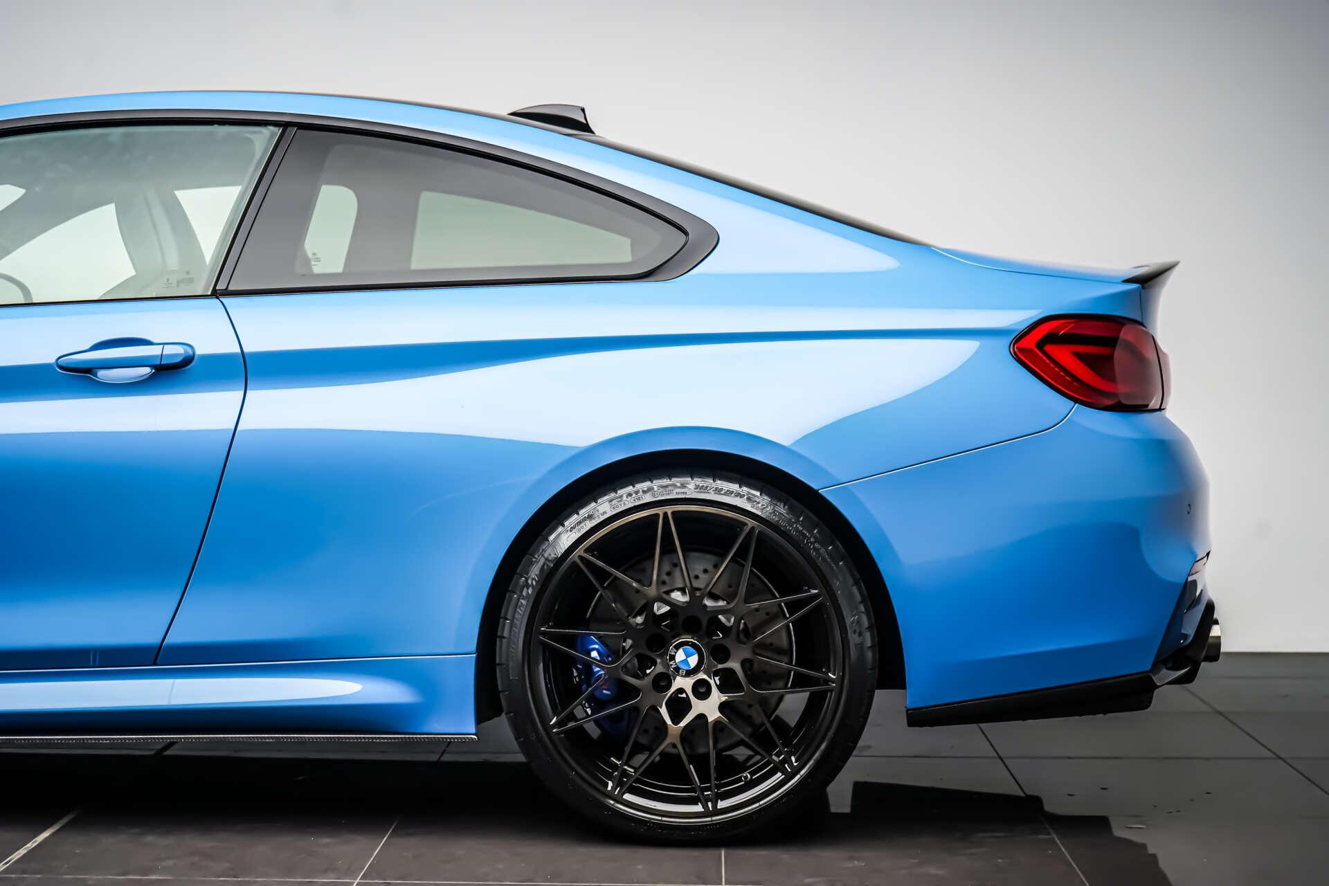 BMW M4 view 13