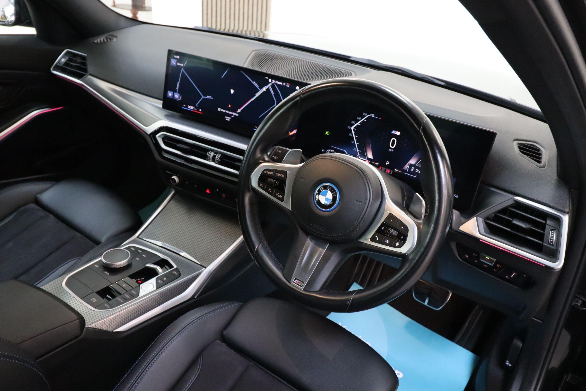BMW 3 Series view 15