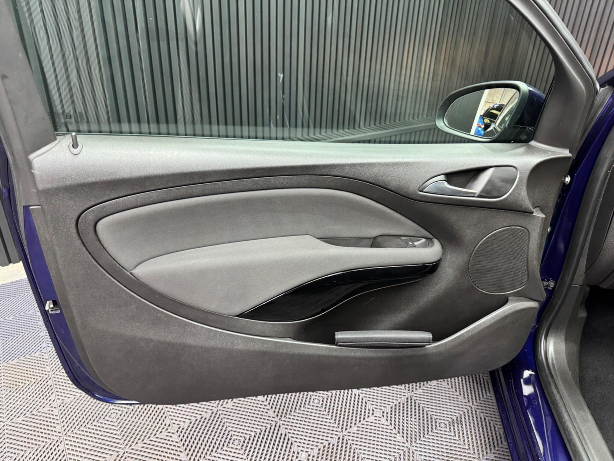 Vauxhall Adam view 35