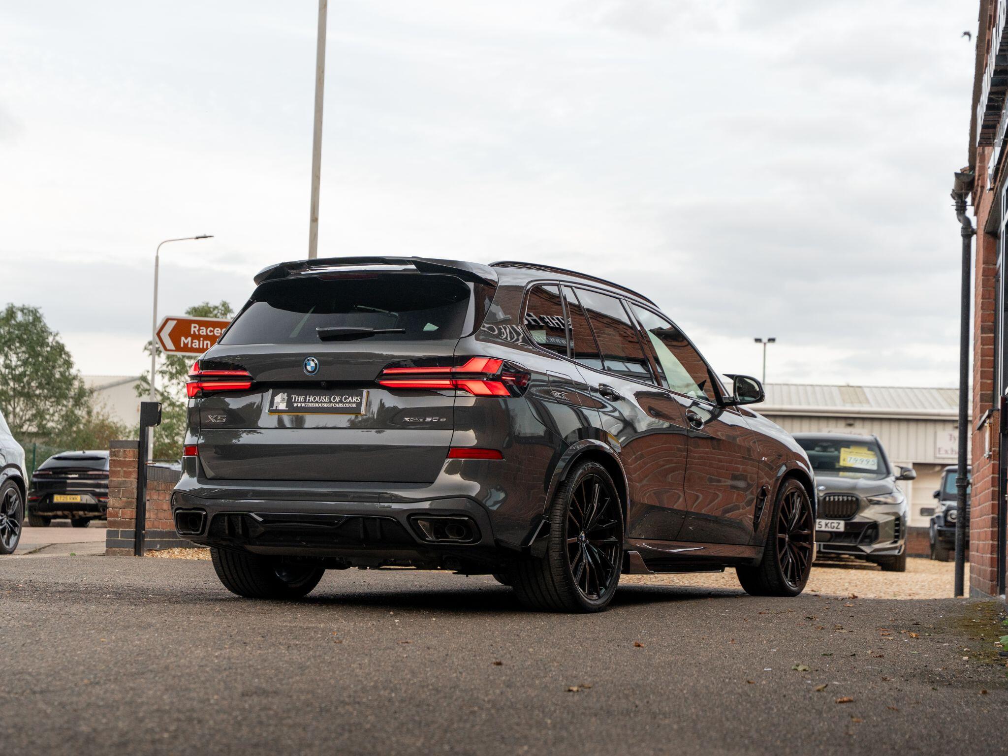 BMW X5 view 18
