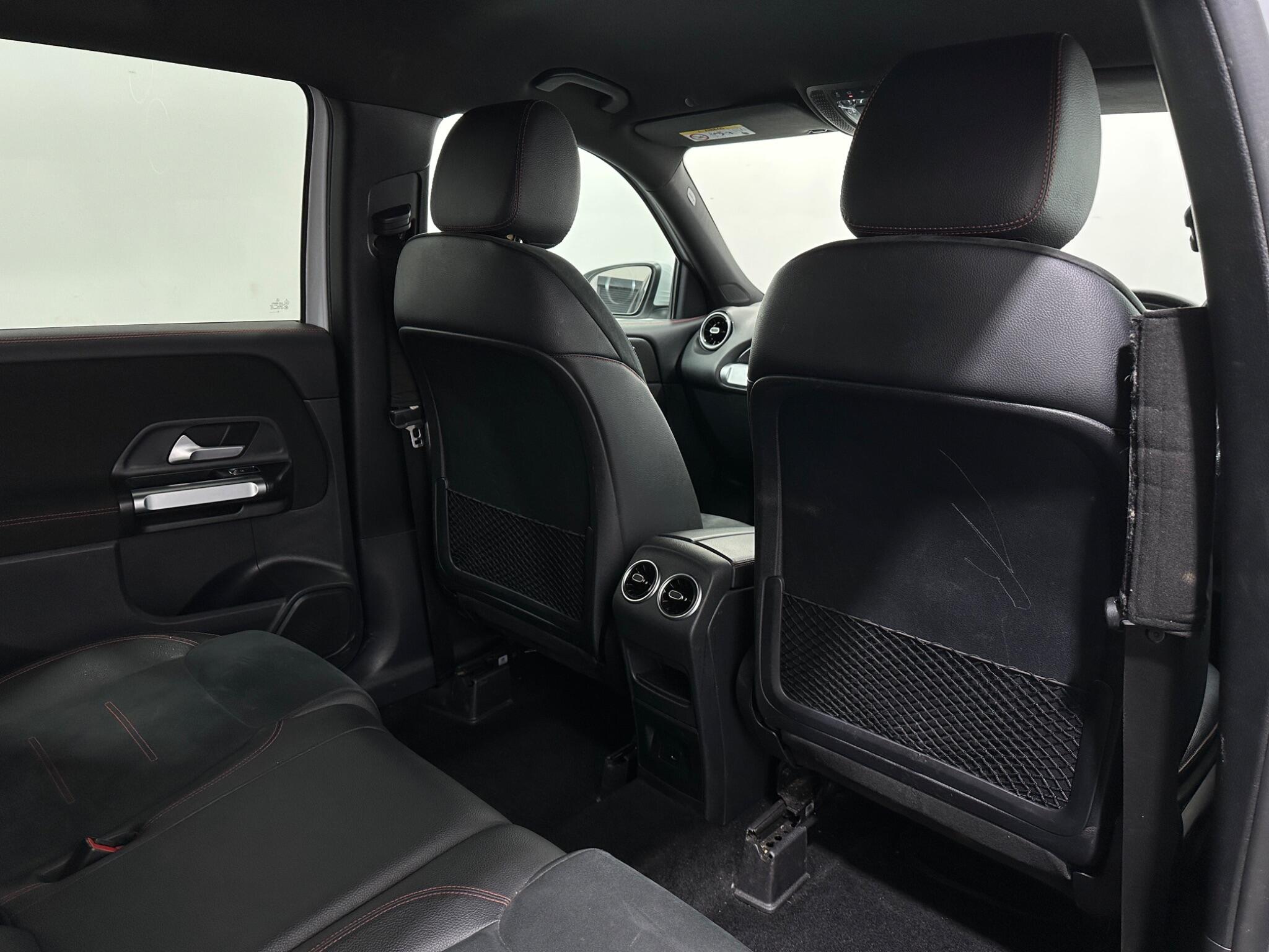 Mercedes-Benz GLB view 42