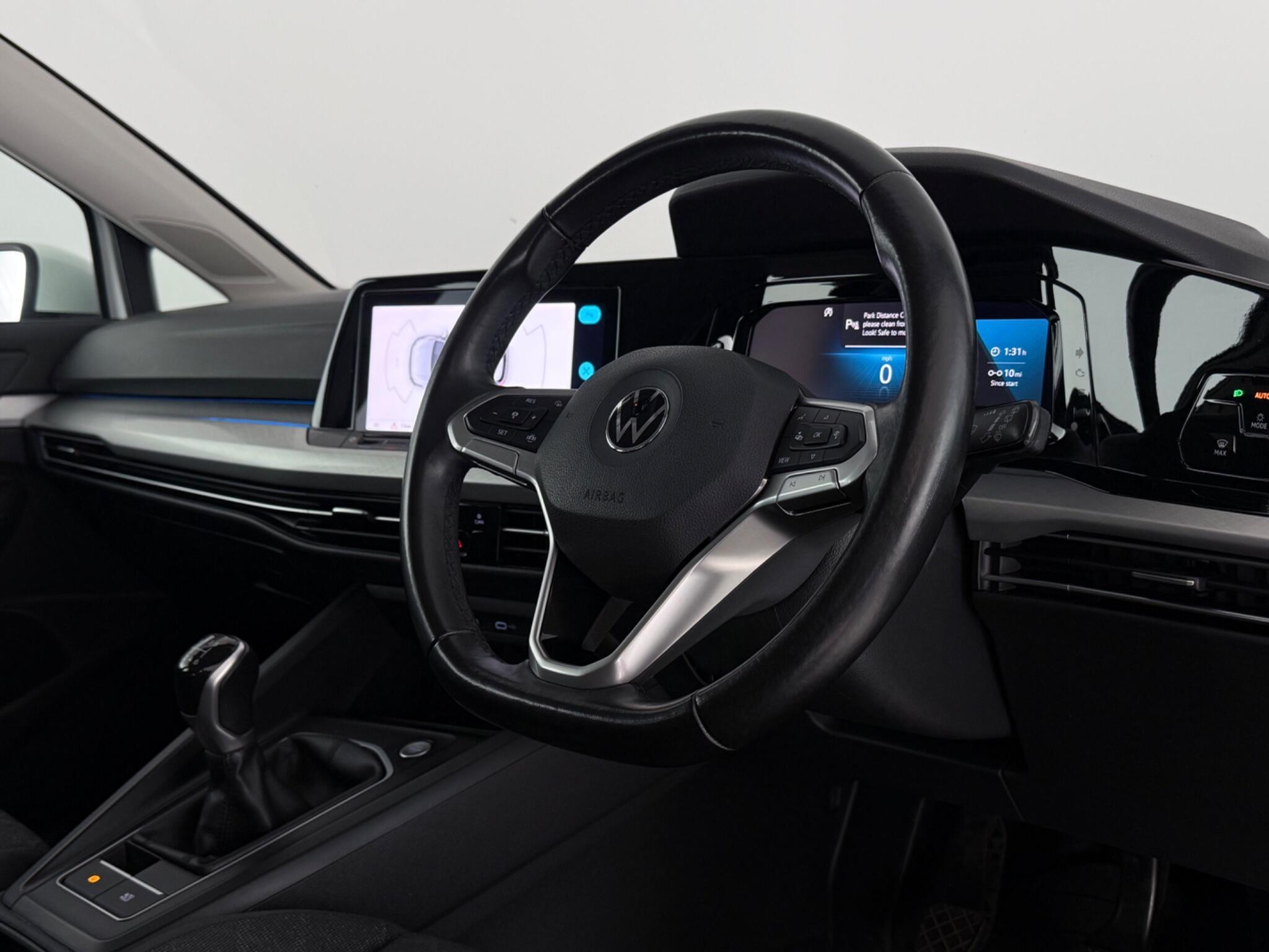 Volkswagen Golf view 3