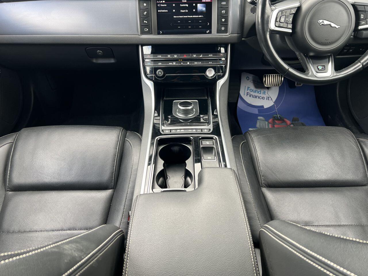 Jaguar XF view 30