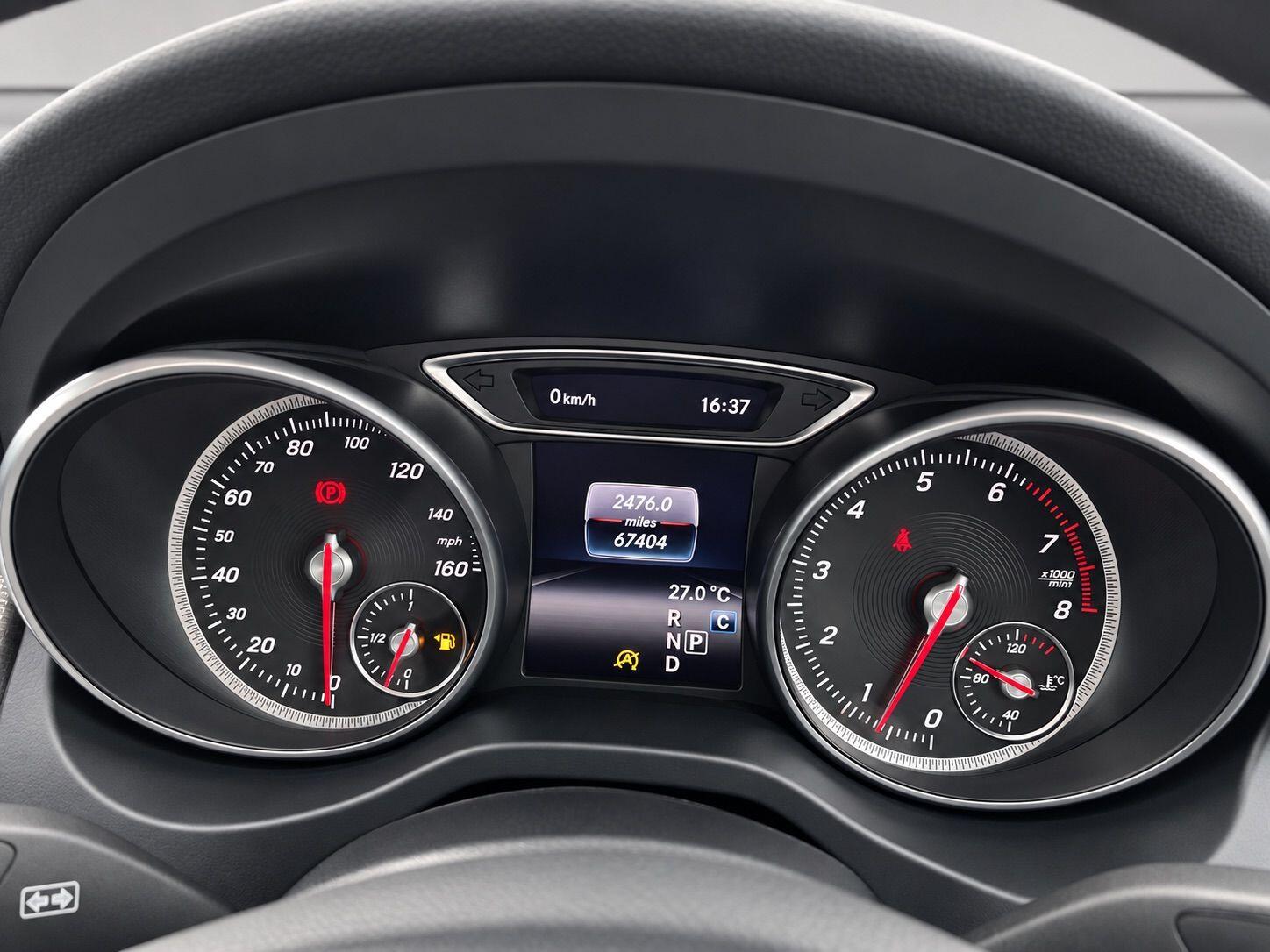 Mercedes-Benz Gla view 26