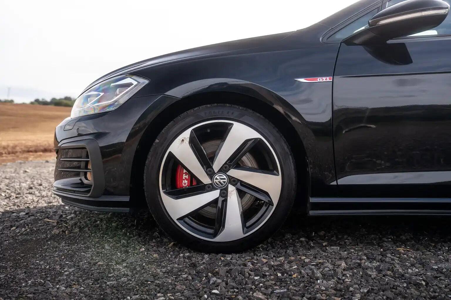 Volkswagen Golf view 14