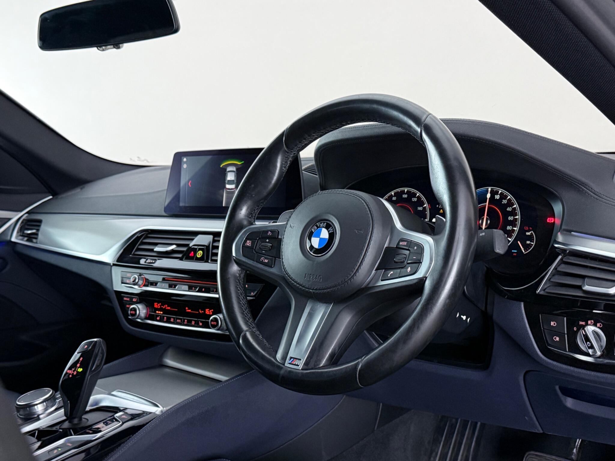 BMW 5 Series view 3