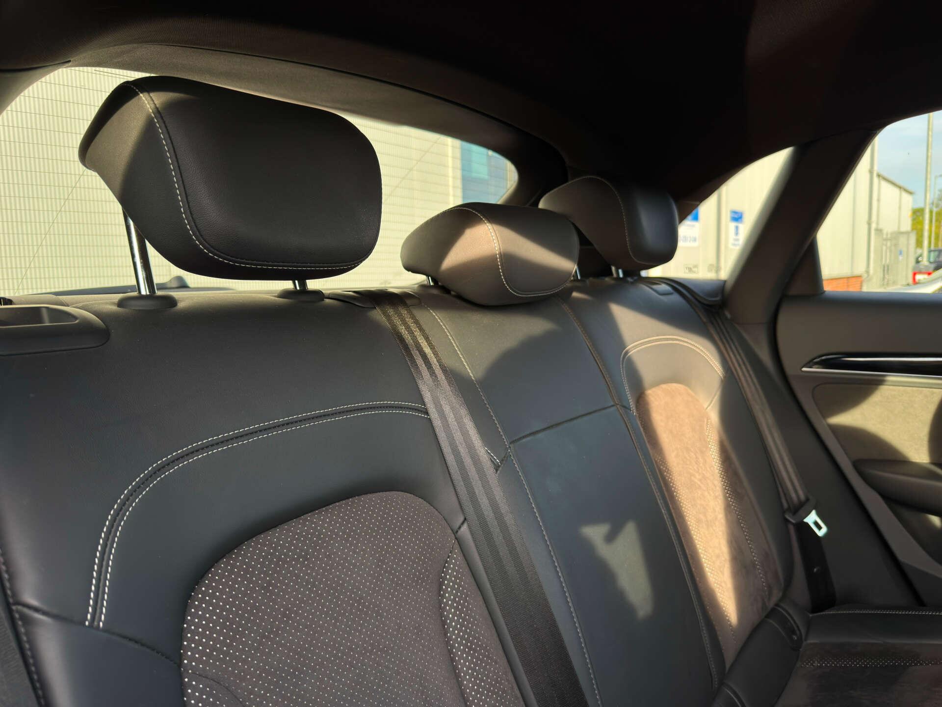 Audi Q3 view 15
