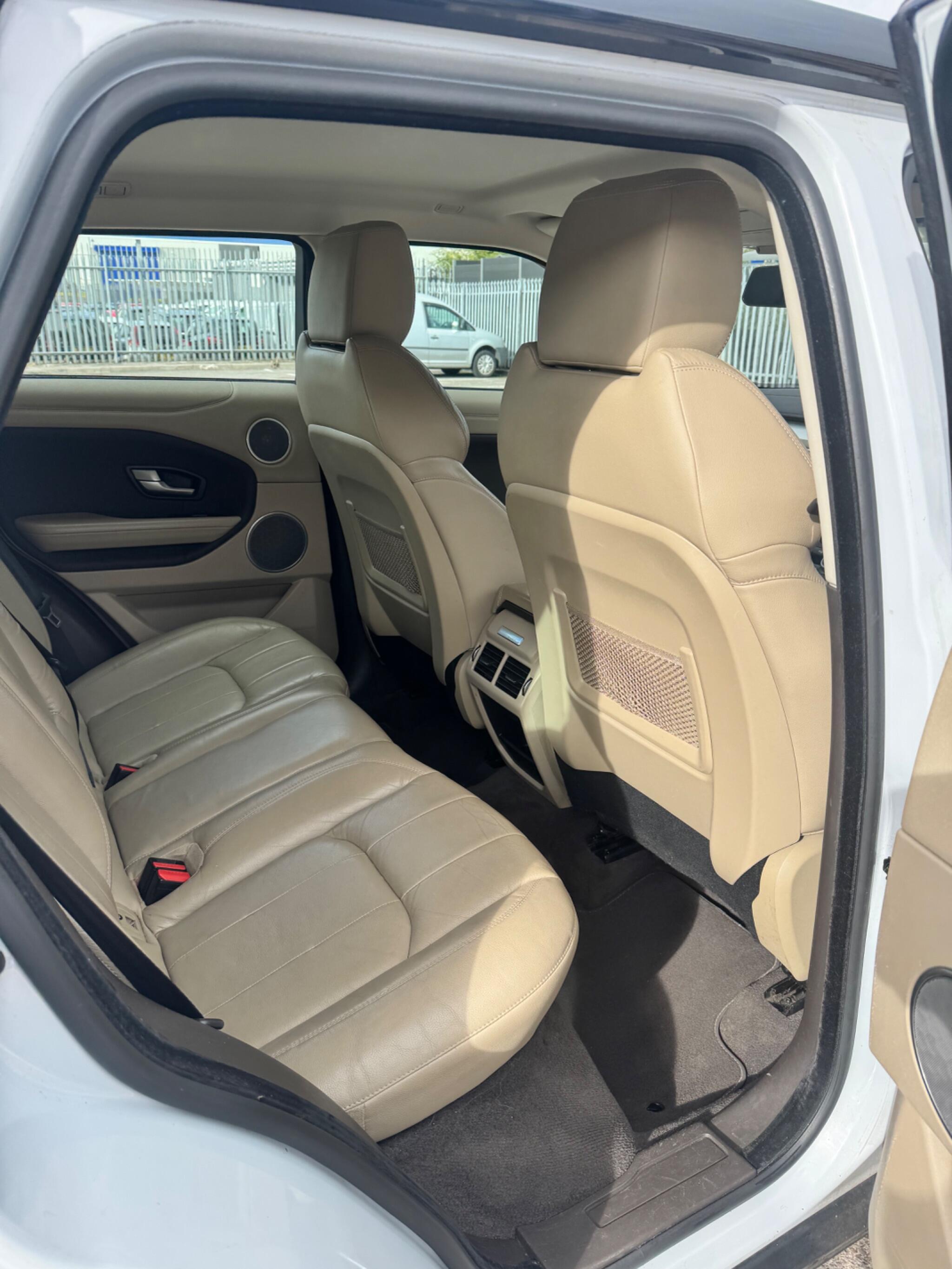 Land Rover Range Rover Evoque view 27