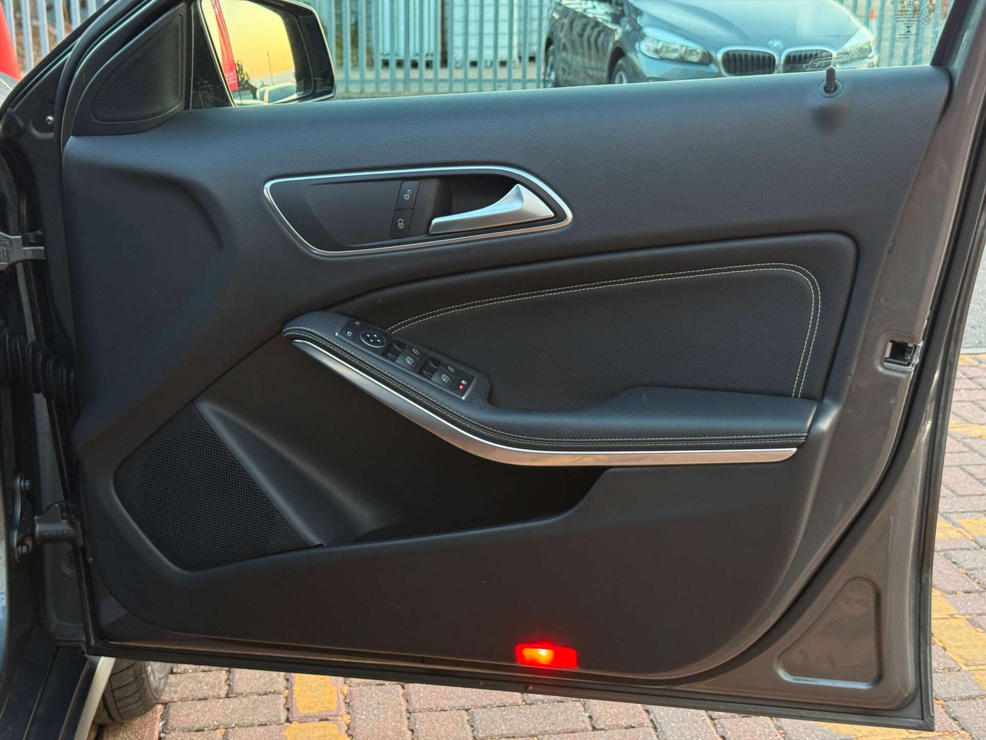 Mercedes-Benz Gla view 16
