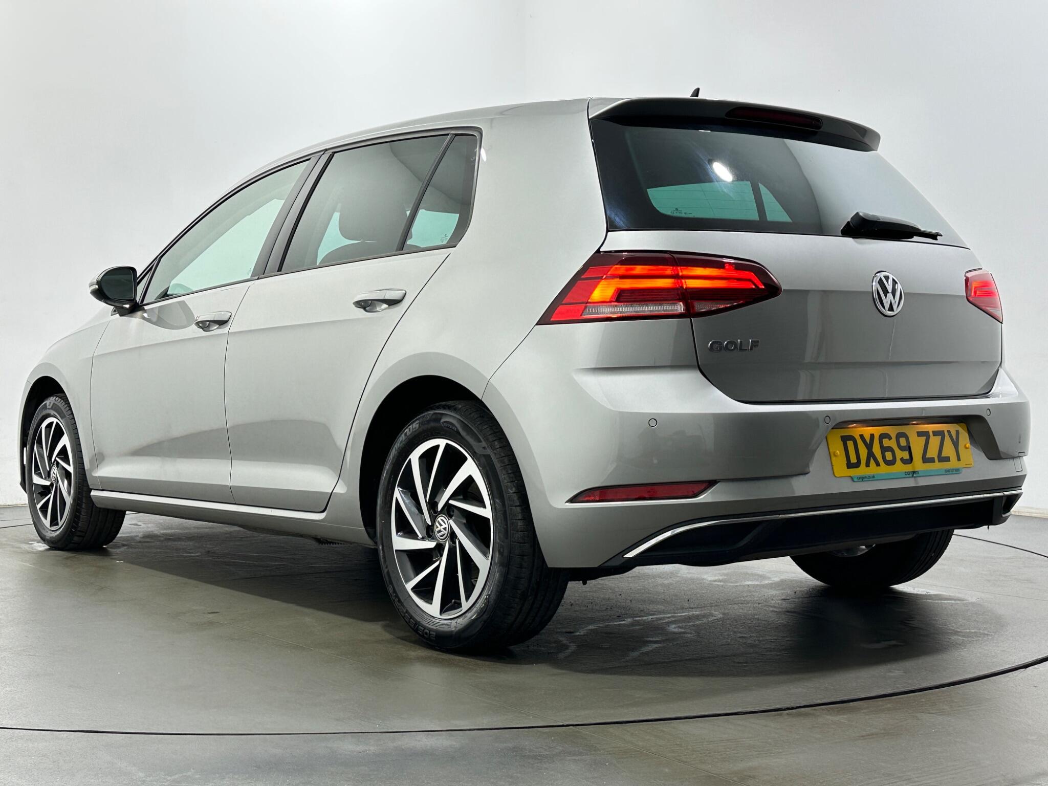 Volkswagen Golf view 48