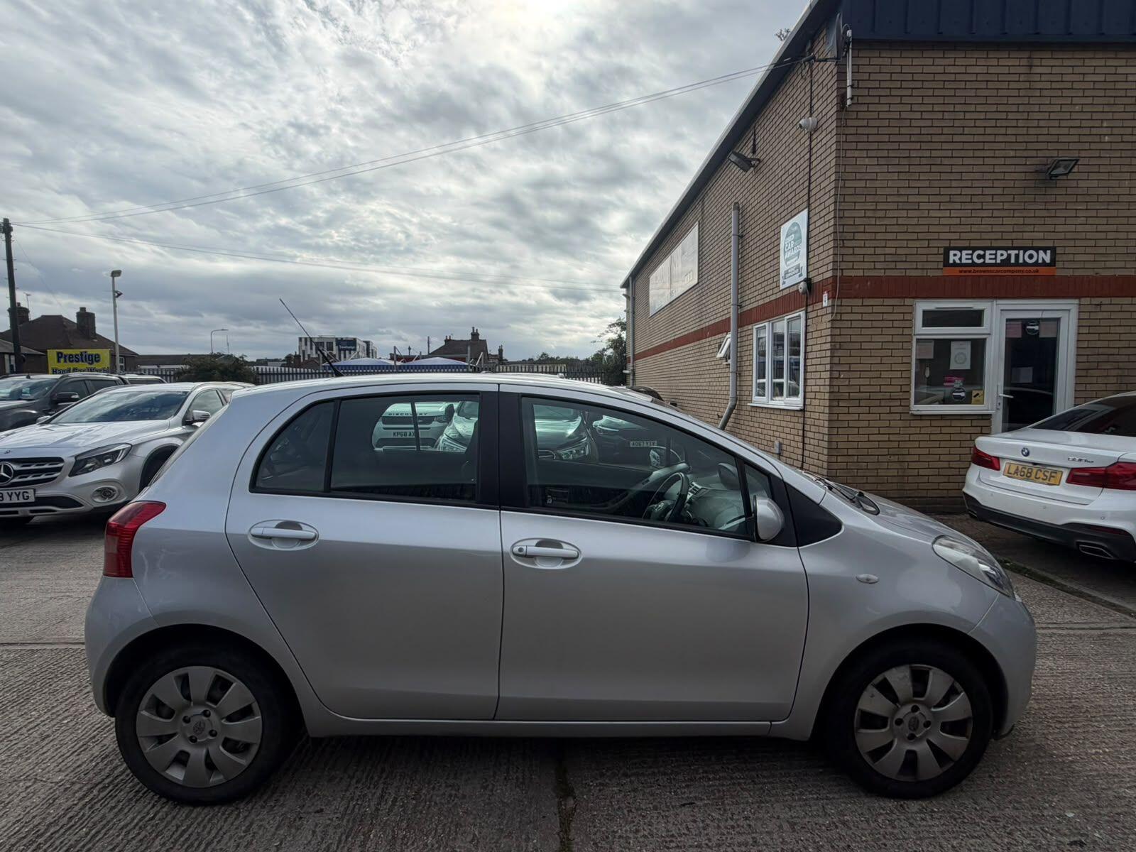 Toyota Yaris view 2