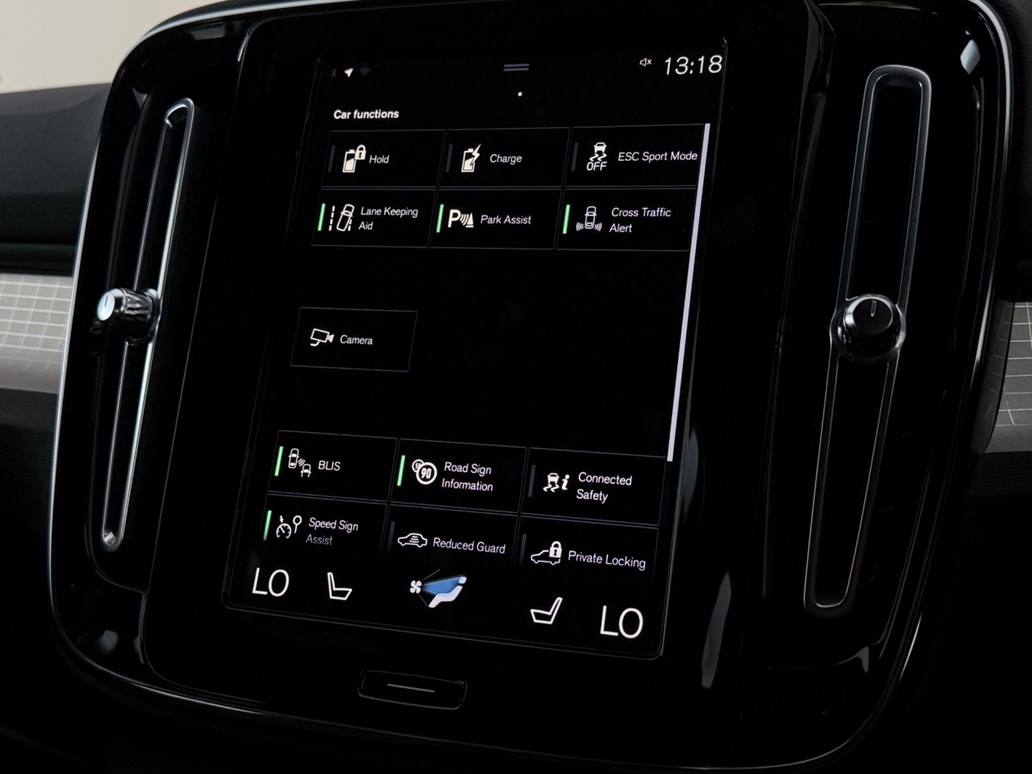 Volvo XC40 view 25