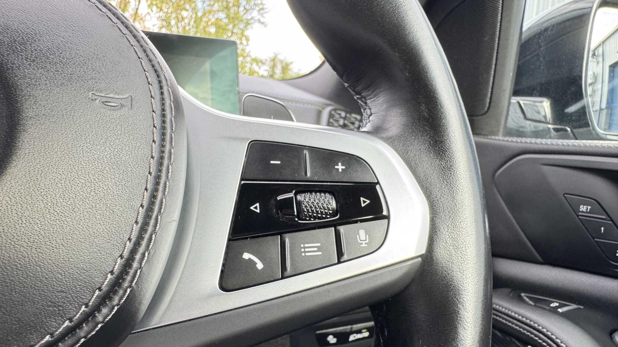 BMW X5 view 16