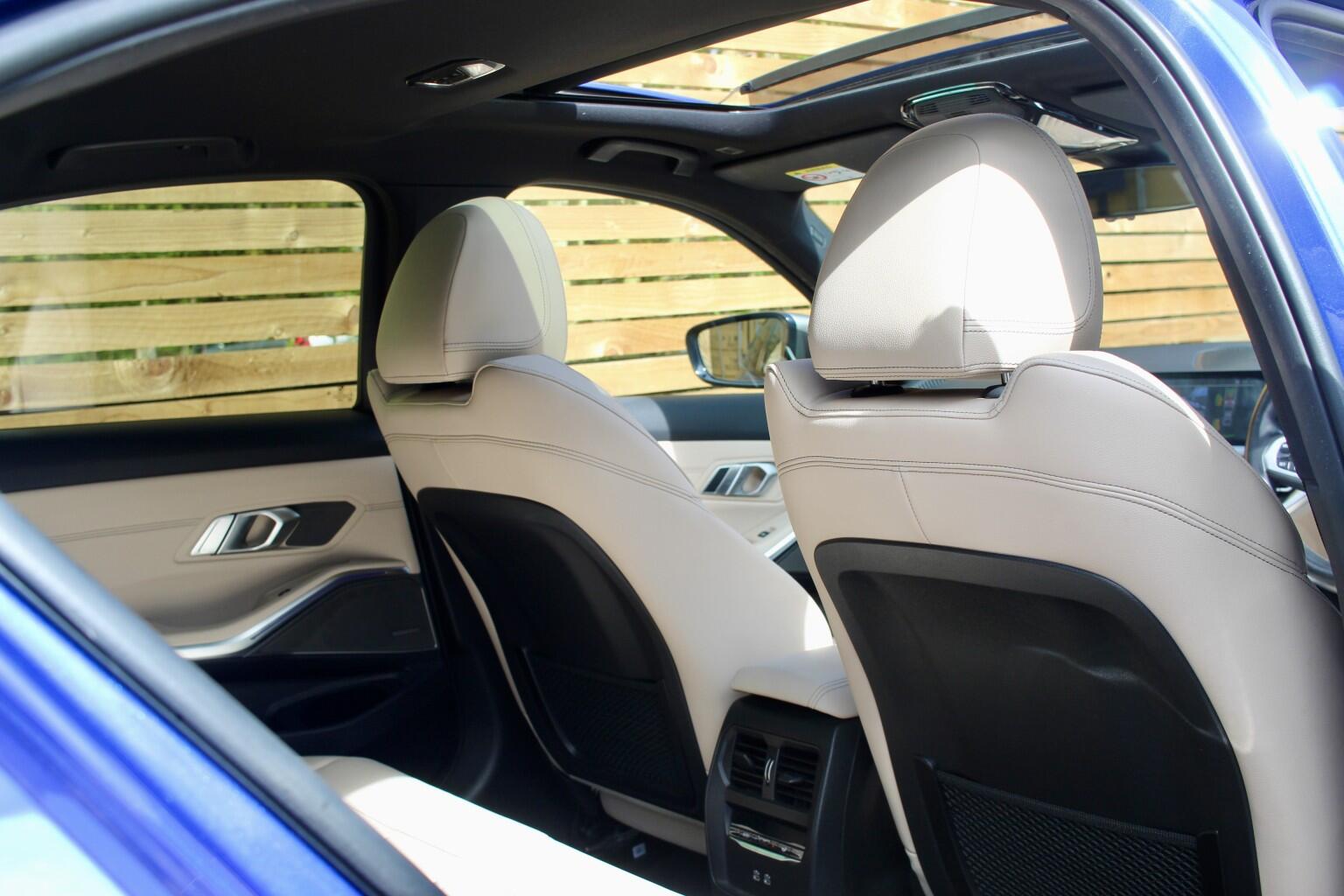 BMW 3 Series view 10