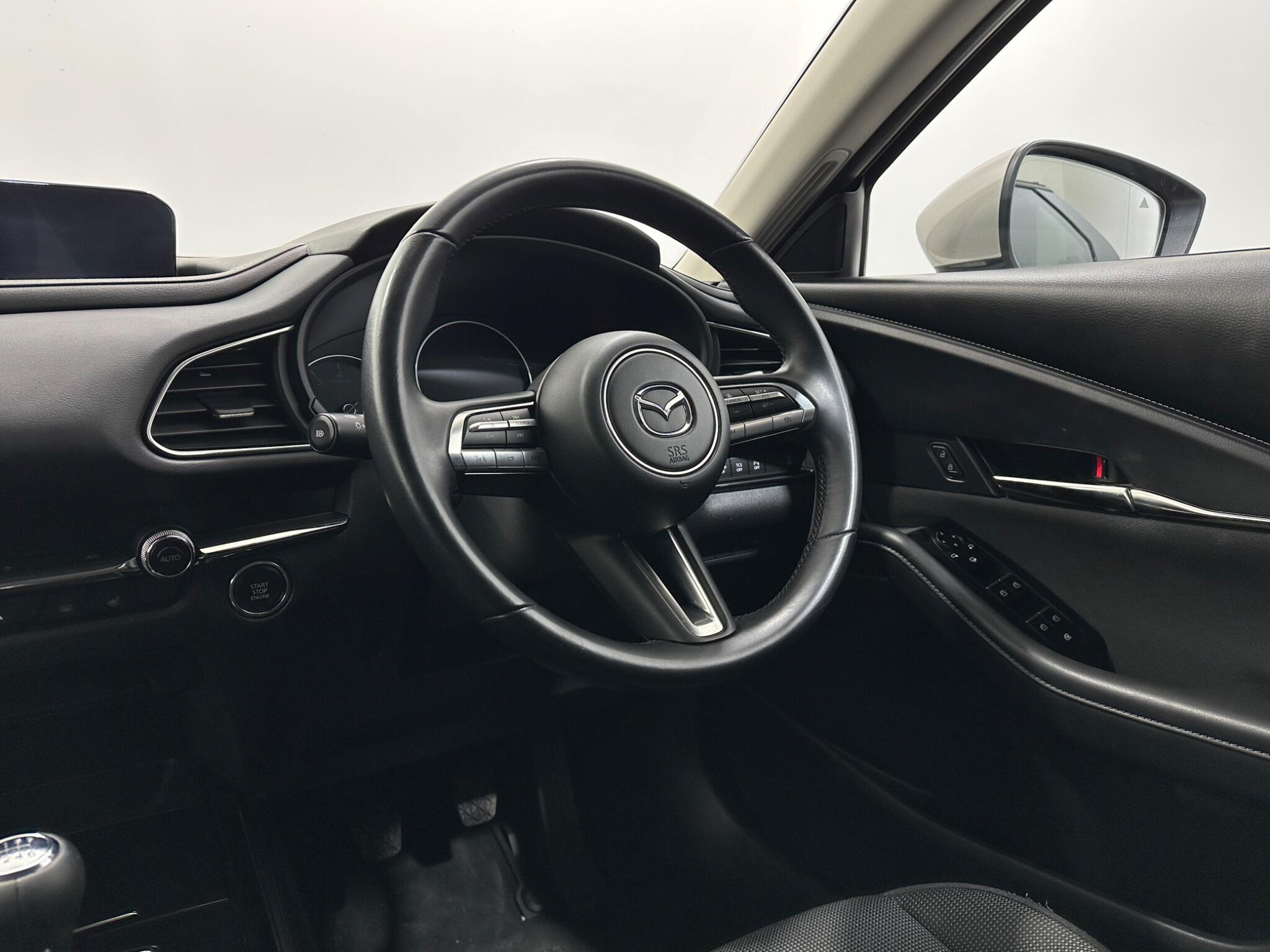 Mazda CX-30 view 12