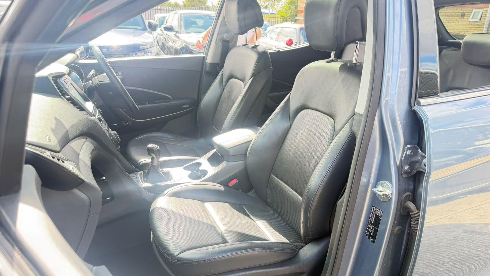 Hyundai Santa Fe view 19