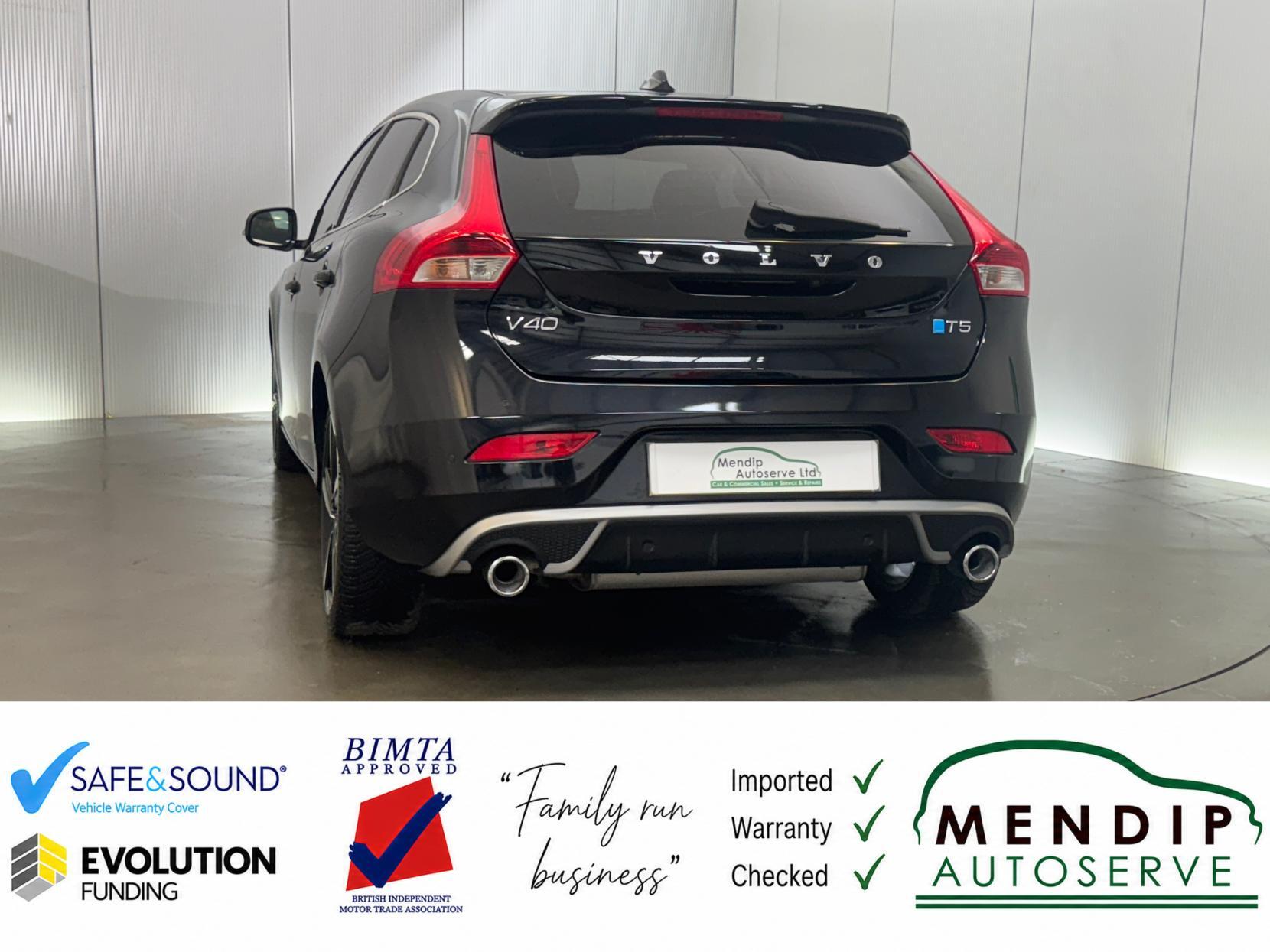 Volvo V40 view 16