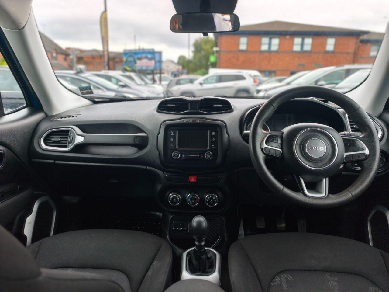 Jeep Renegade view 8