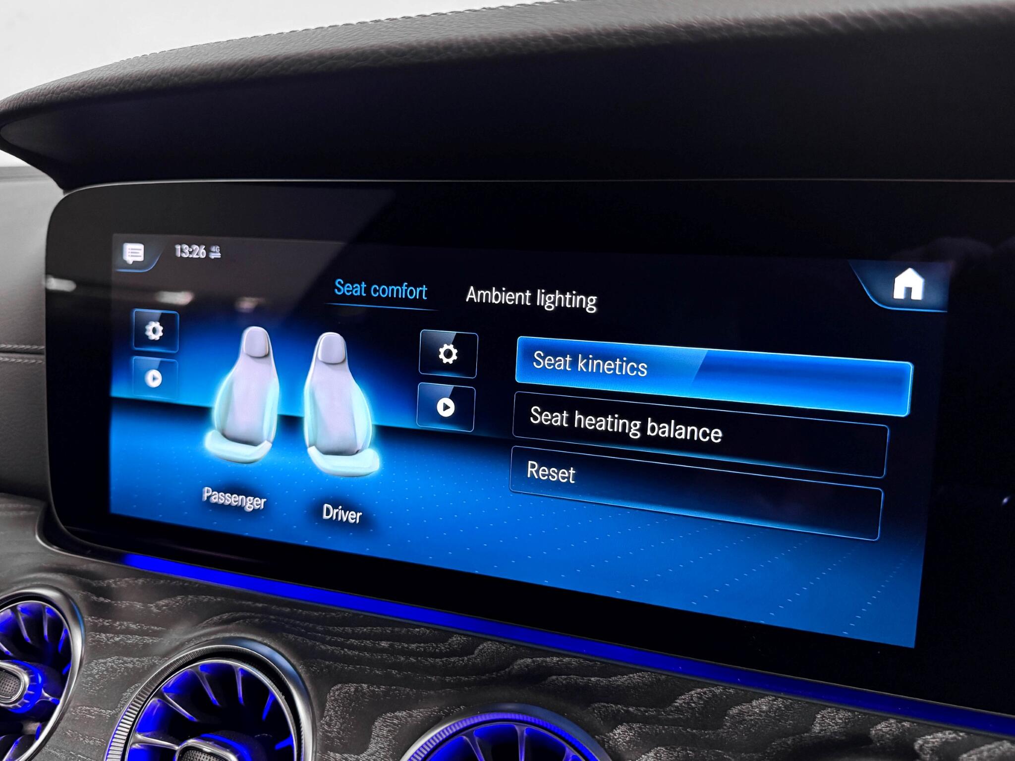 Mercedes-Benz E-Class view 52