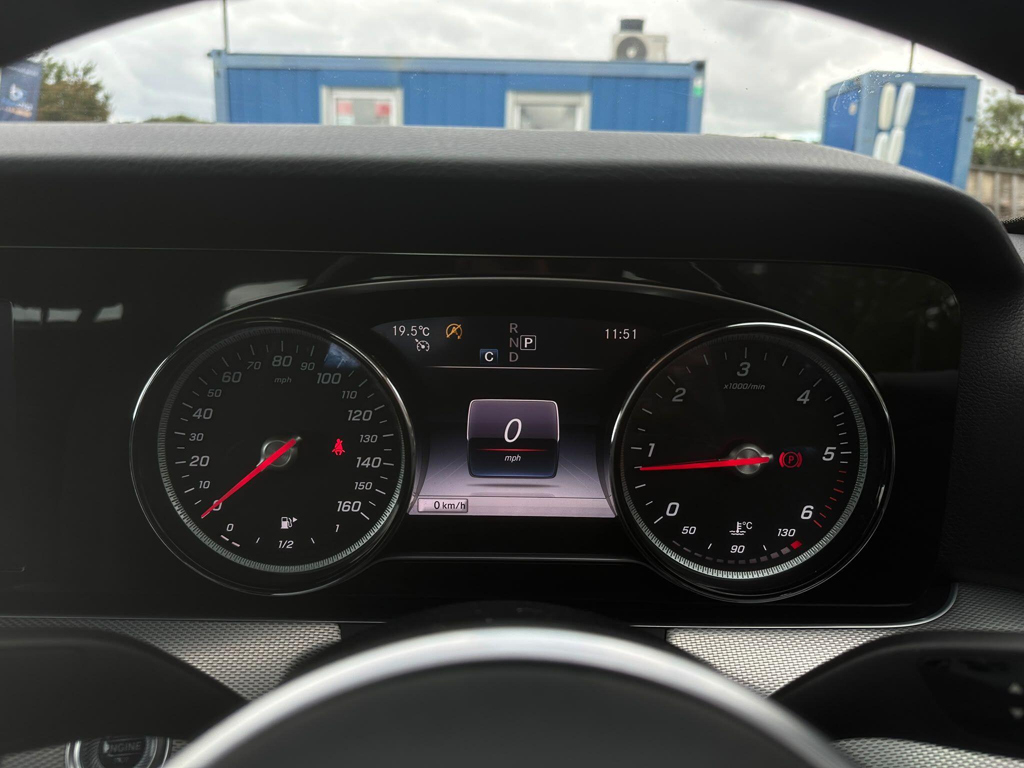 Mercedes-Benz E Class view 25