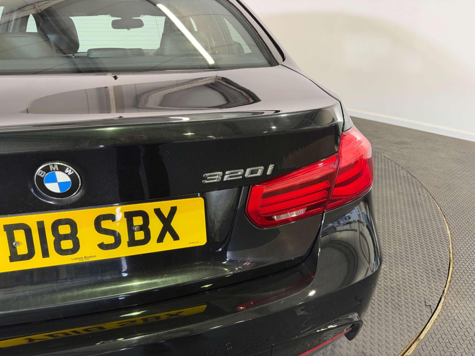 BMW 3 Series view 9