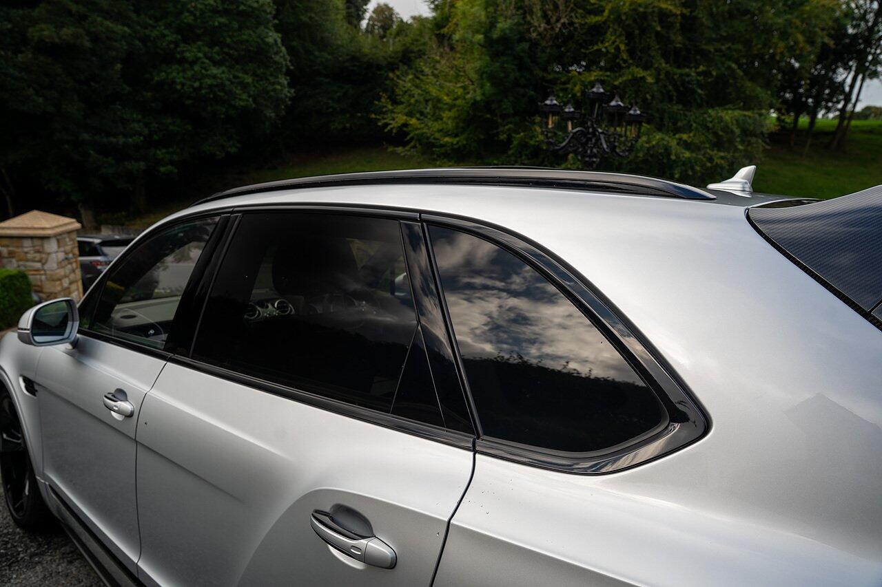 Bentley Bentayga view 43