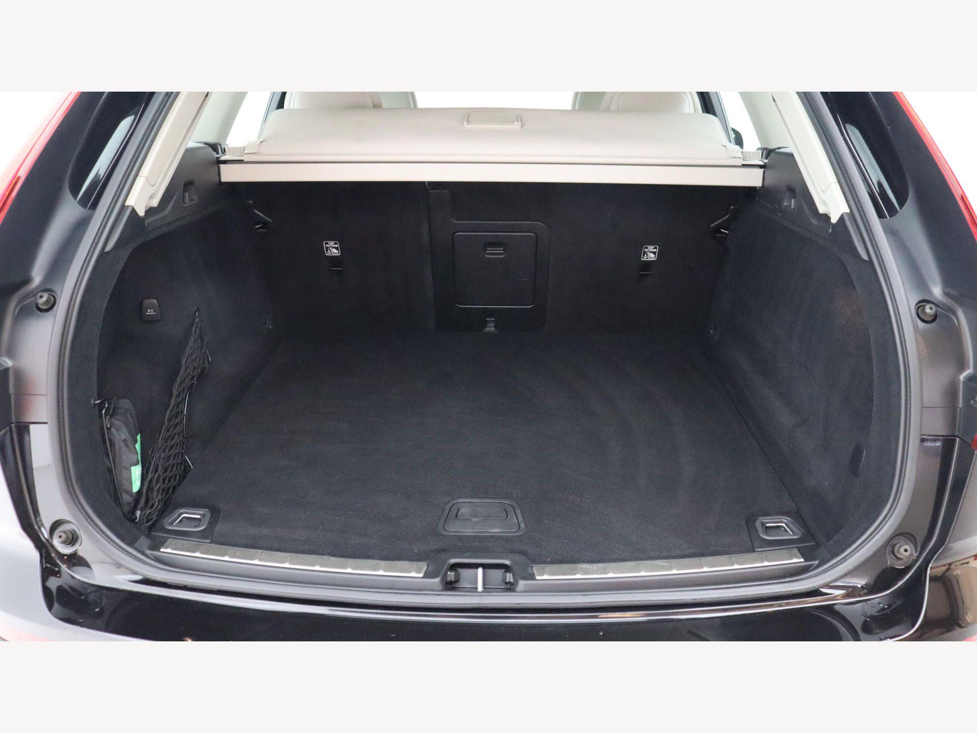 Volvo XC60 view 16