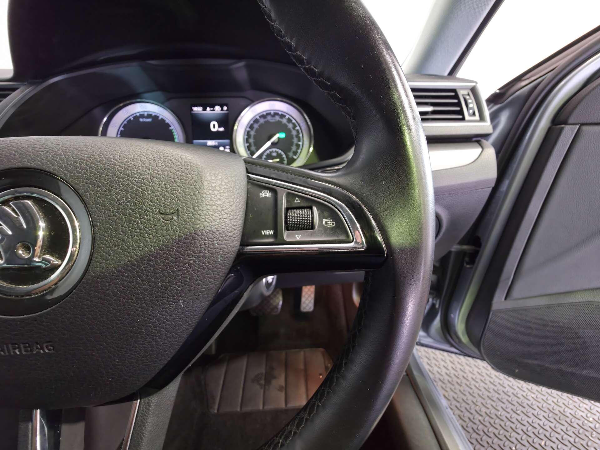Skoda Superb view 35