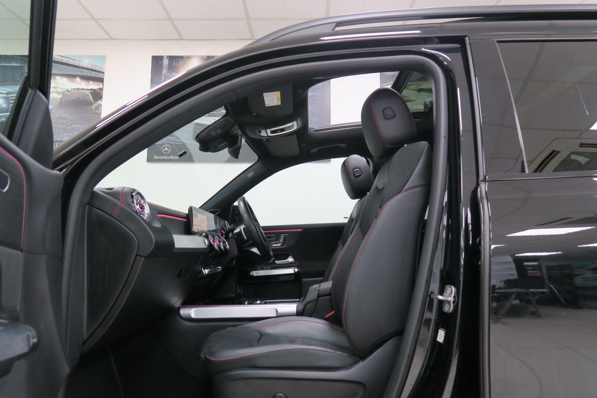 Mercedes-Benz EQB view 7