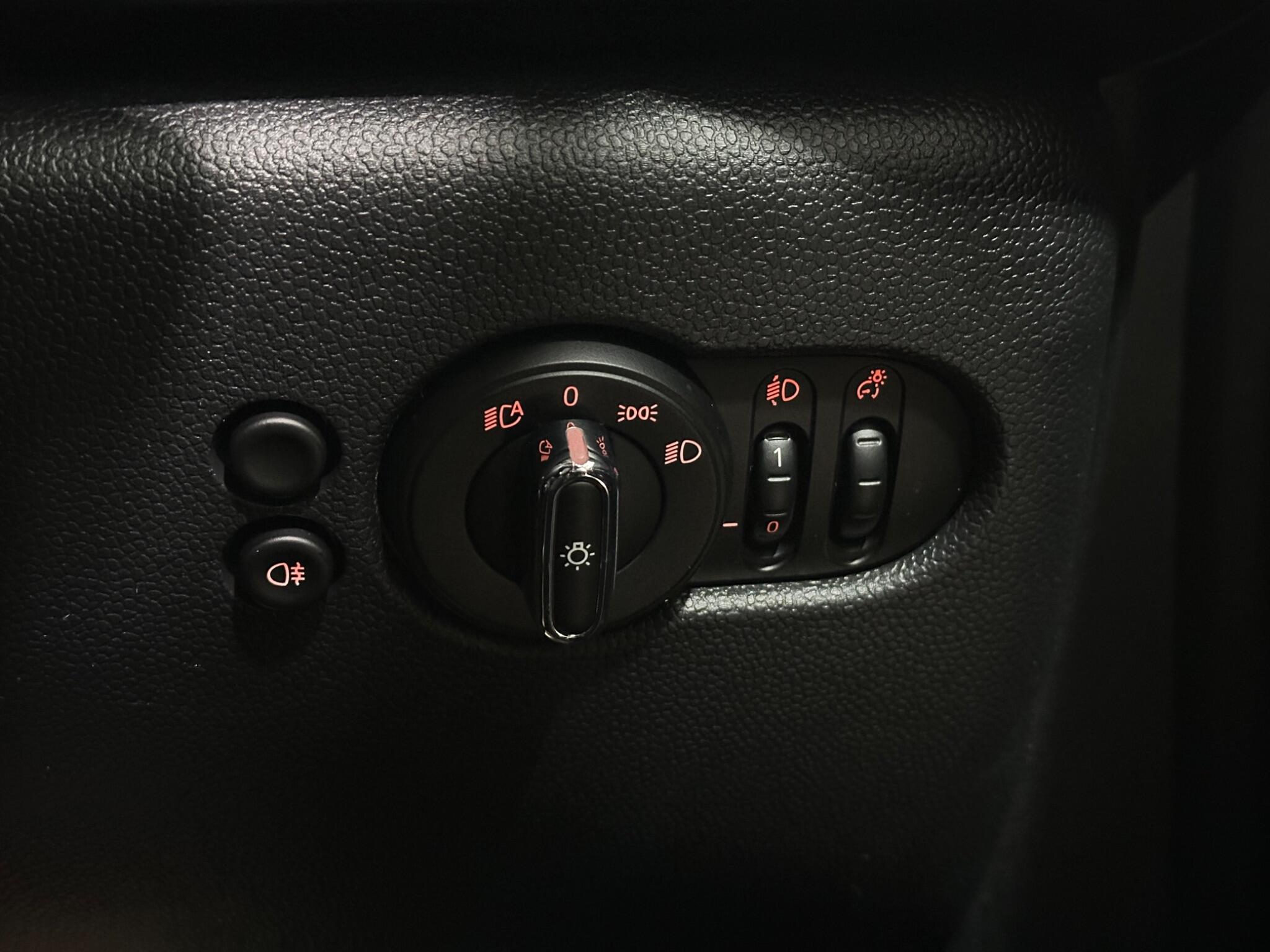 Mini Cooper view 18
