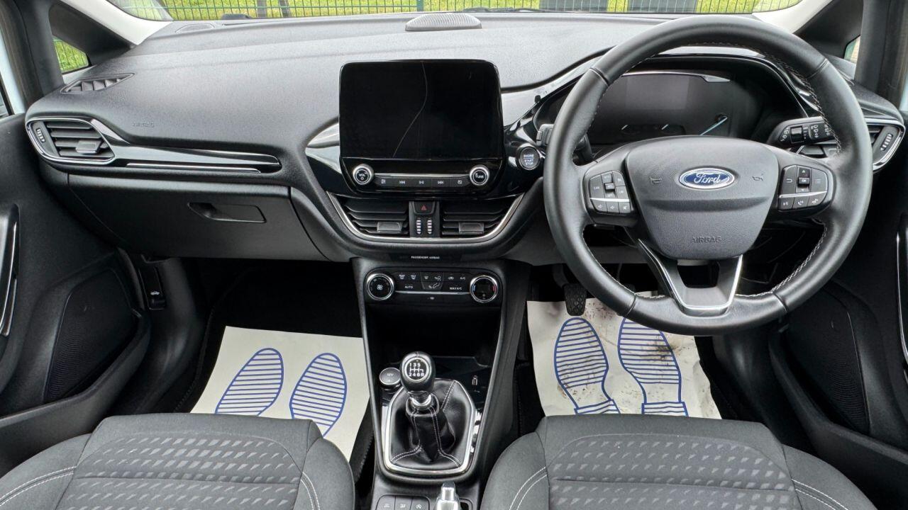 Ford Fiesta view 13