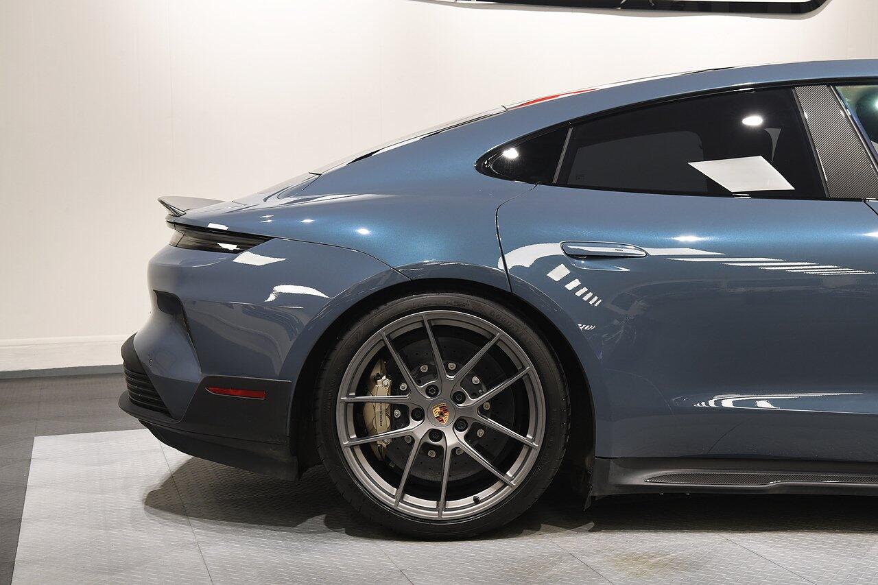 Porsche Taycan view 50