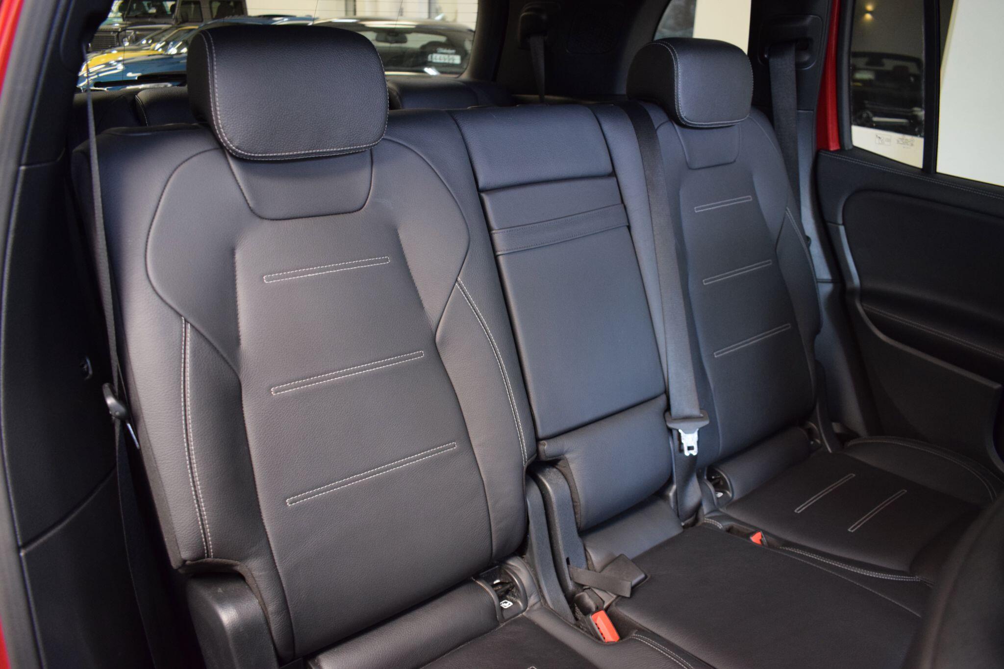 Mercedes-Benz GLB view 29