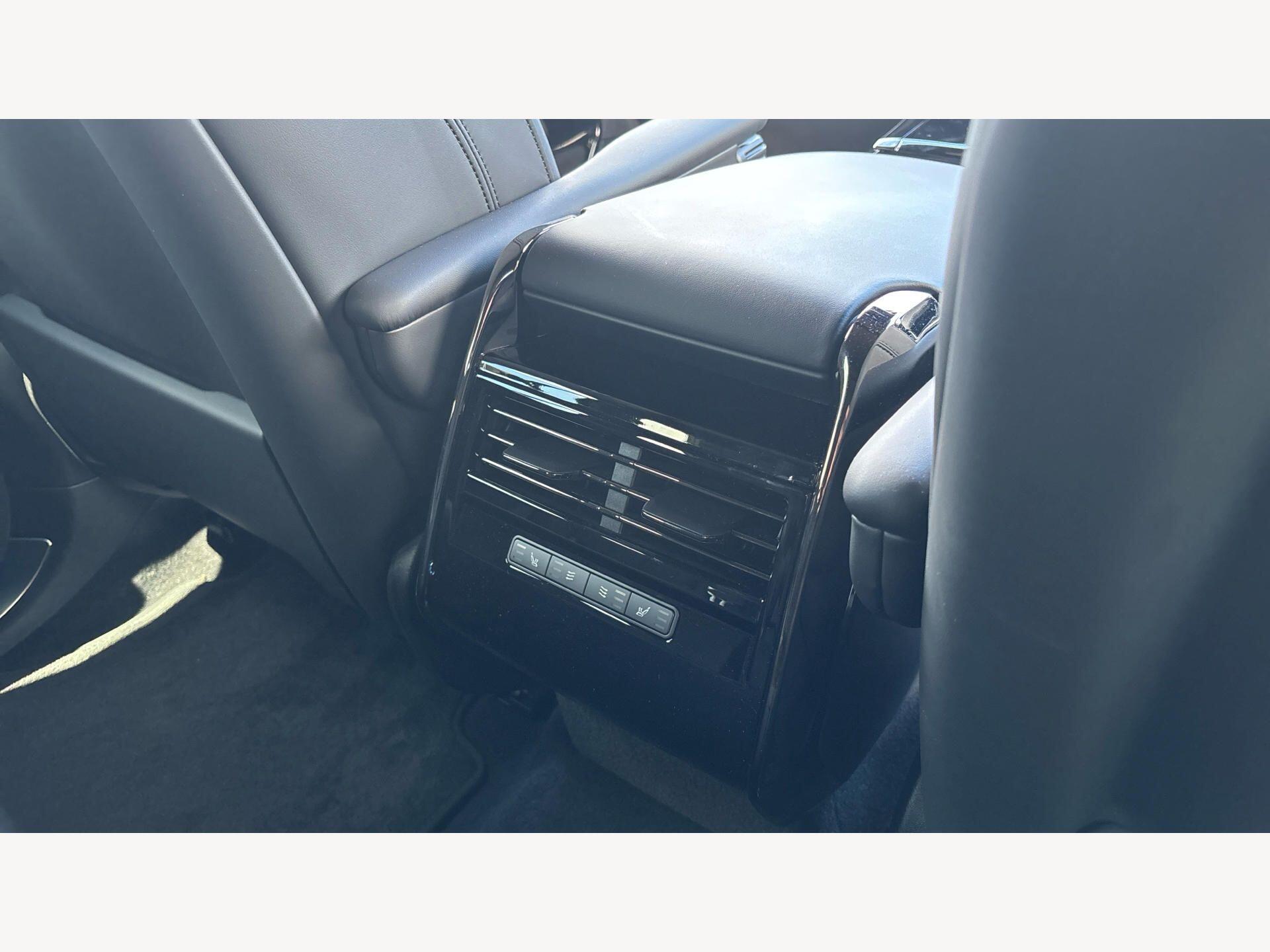 Land Rover Range Rover Sport view 22
