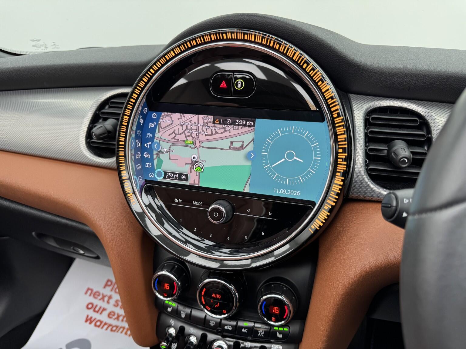 Mini Convertible view 18