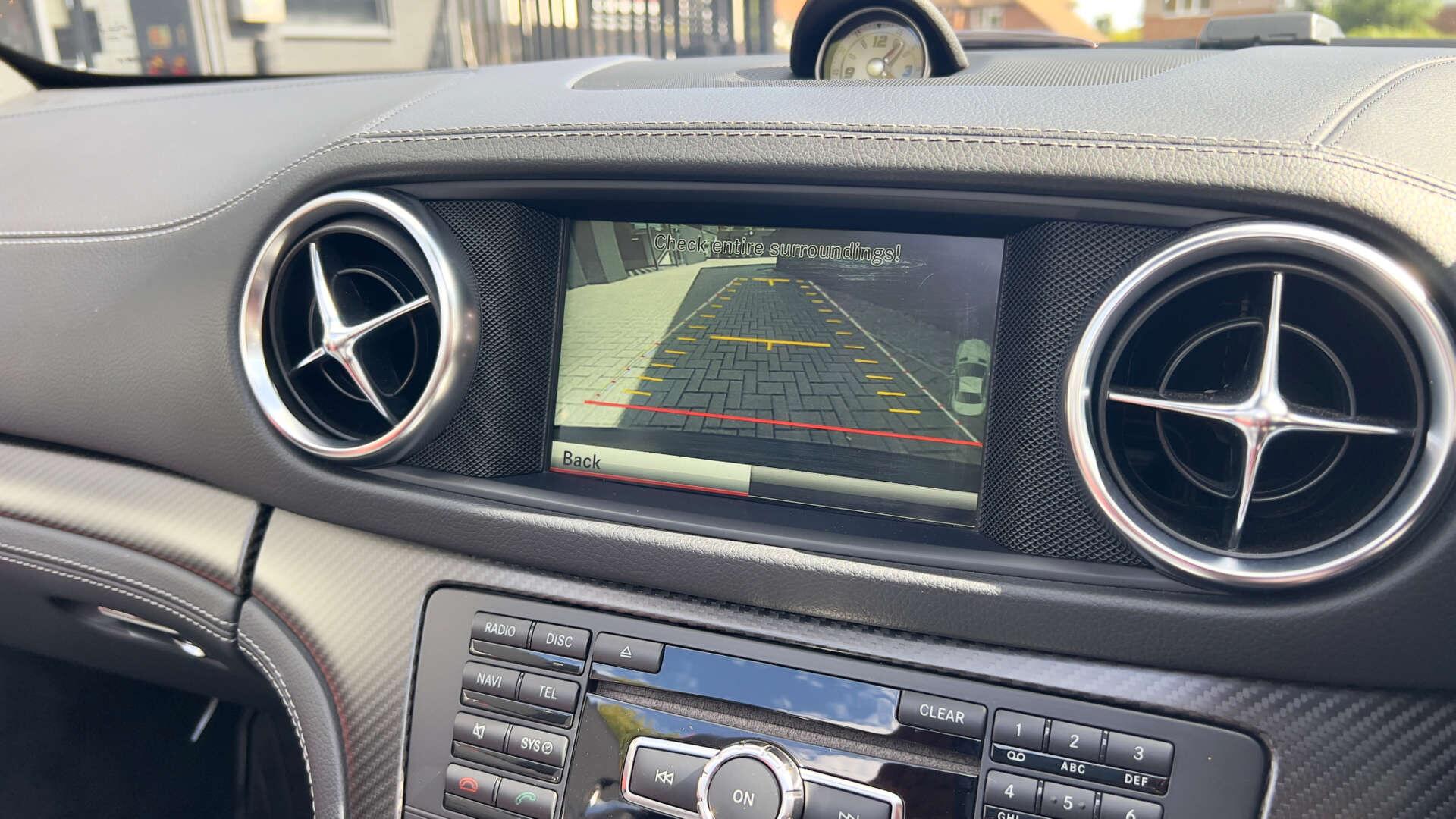 Mercedes-Benz SL view 19