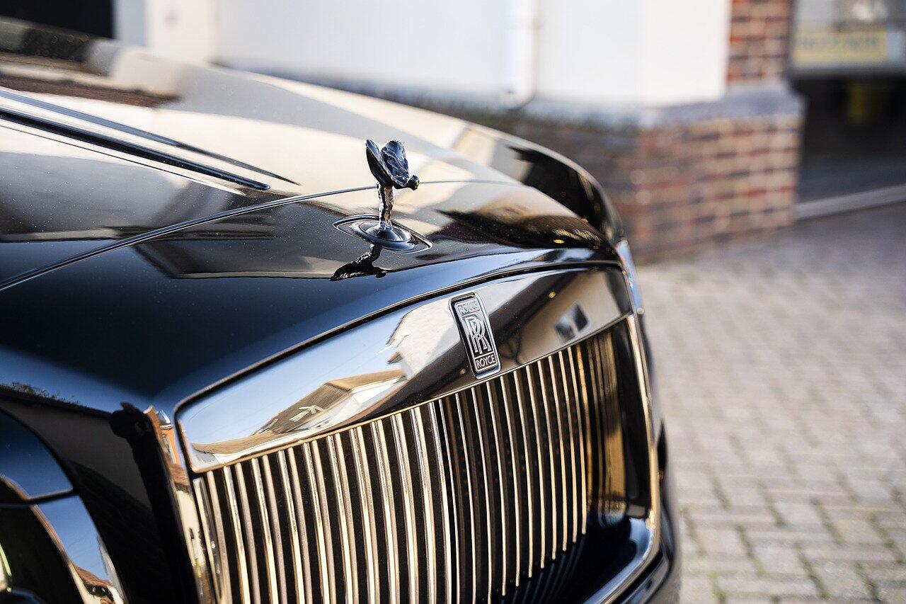 Rolls-Royce Wraith view 9
