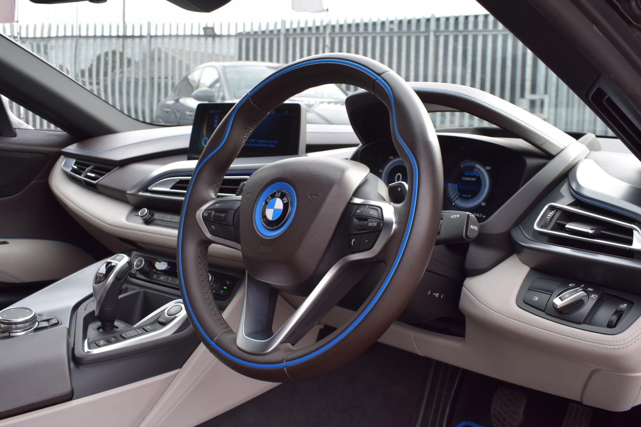 BMW I8 view 13