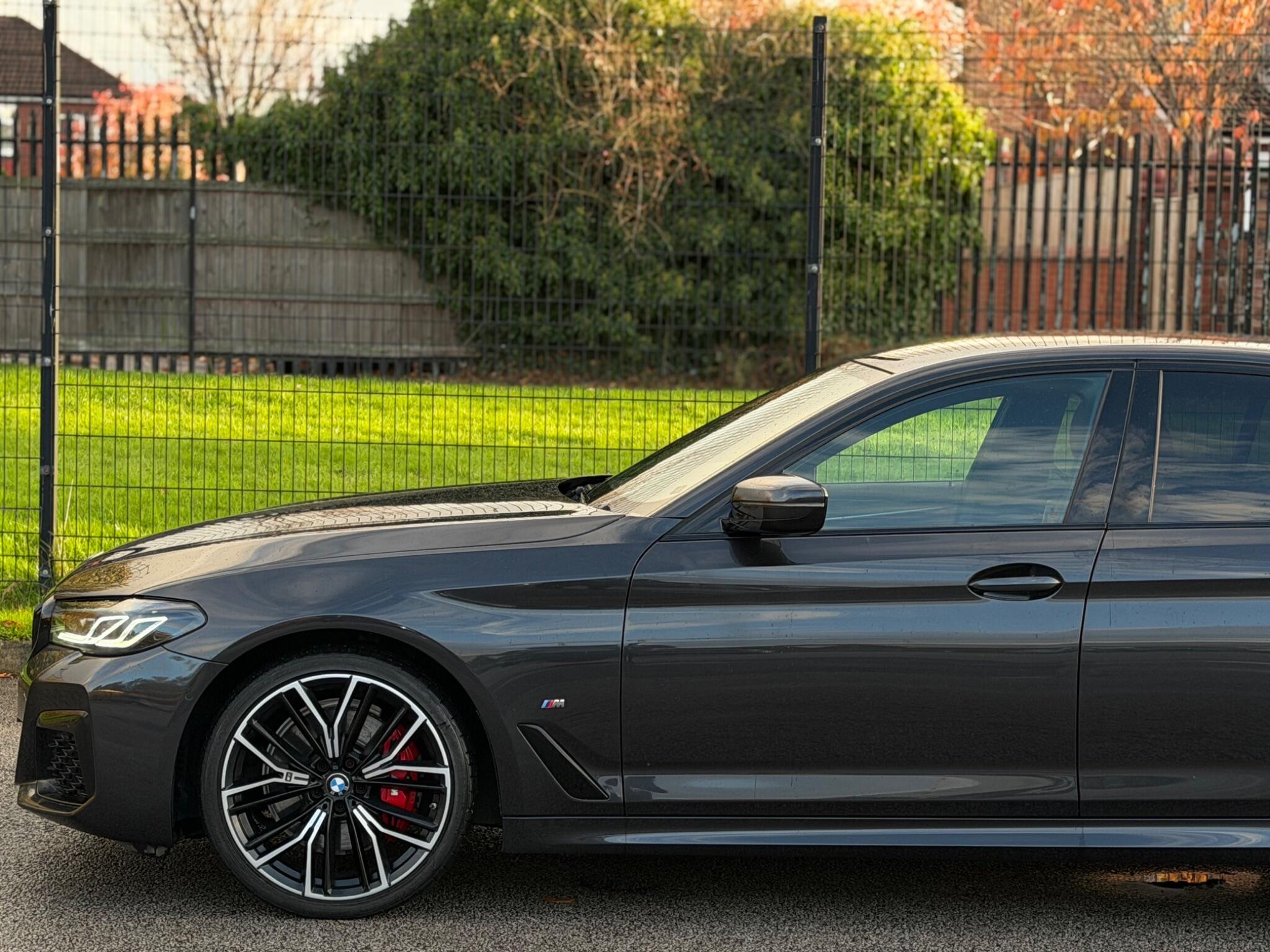 BMW 5 Series view 14