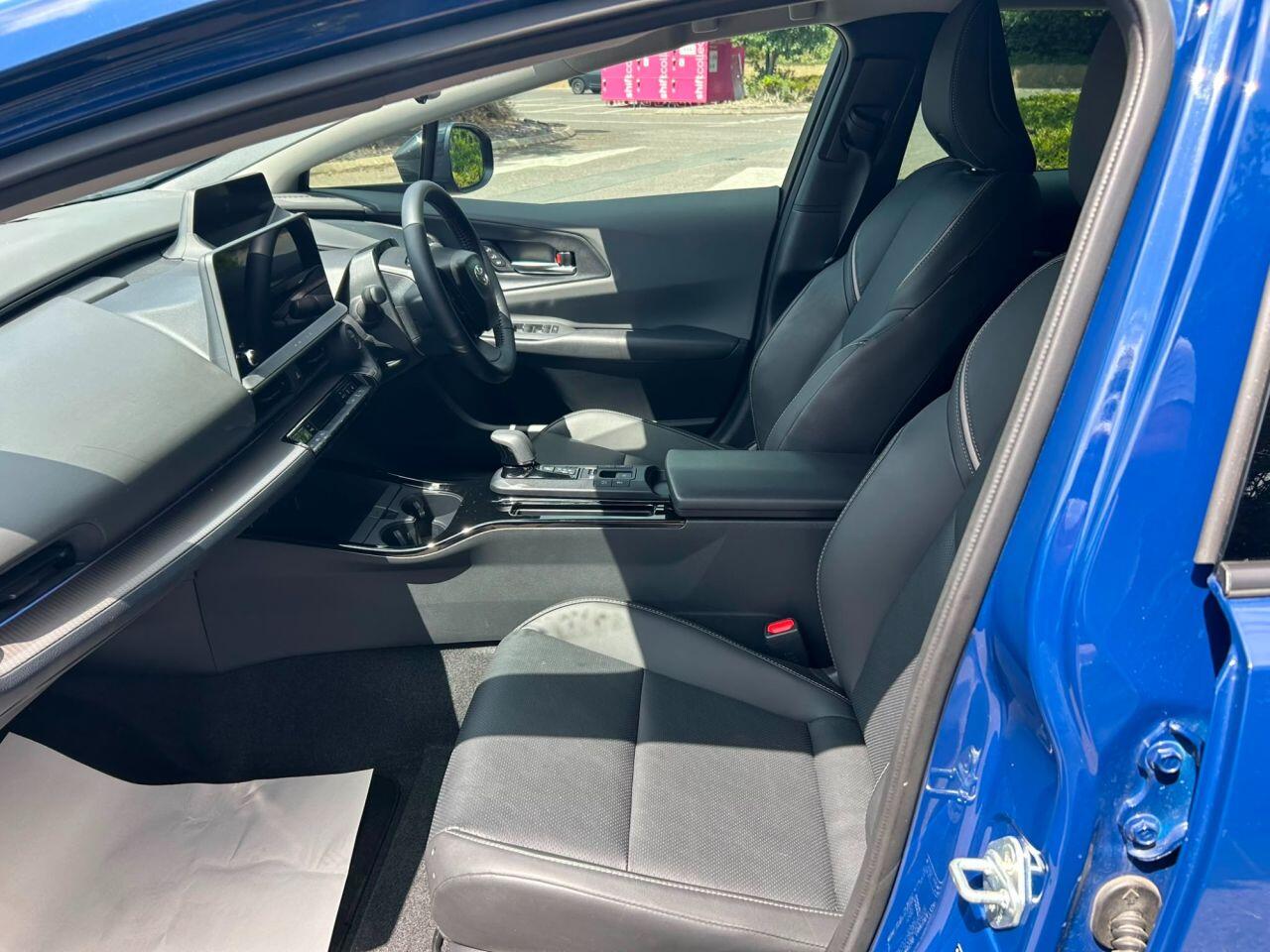 Toyota Prius view 25
