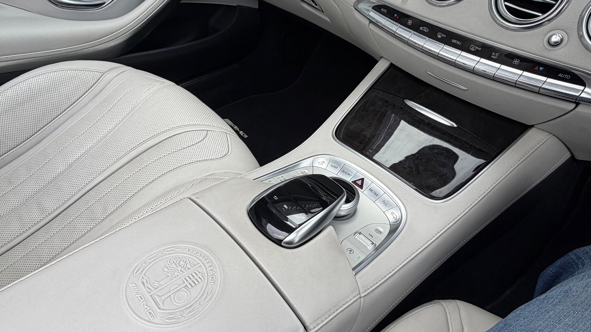 Mercedes-Benz S Class view 16