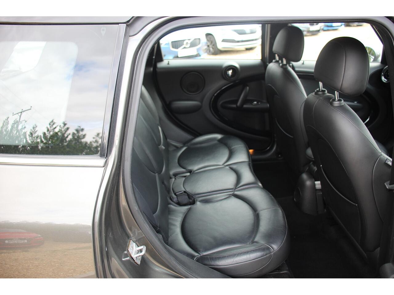 Mini Countryman view 18