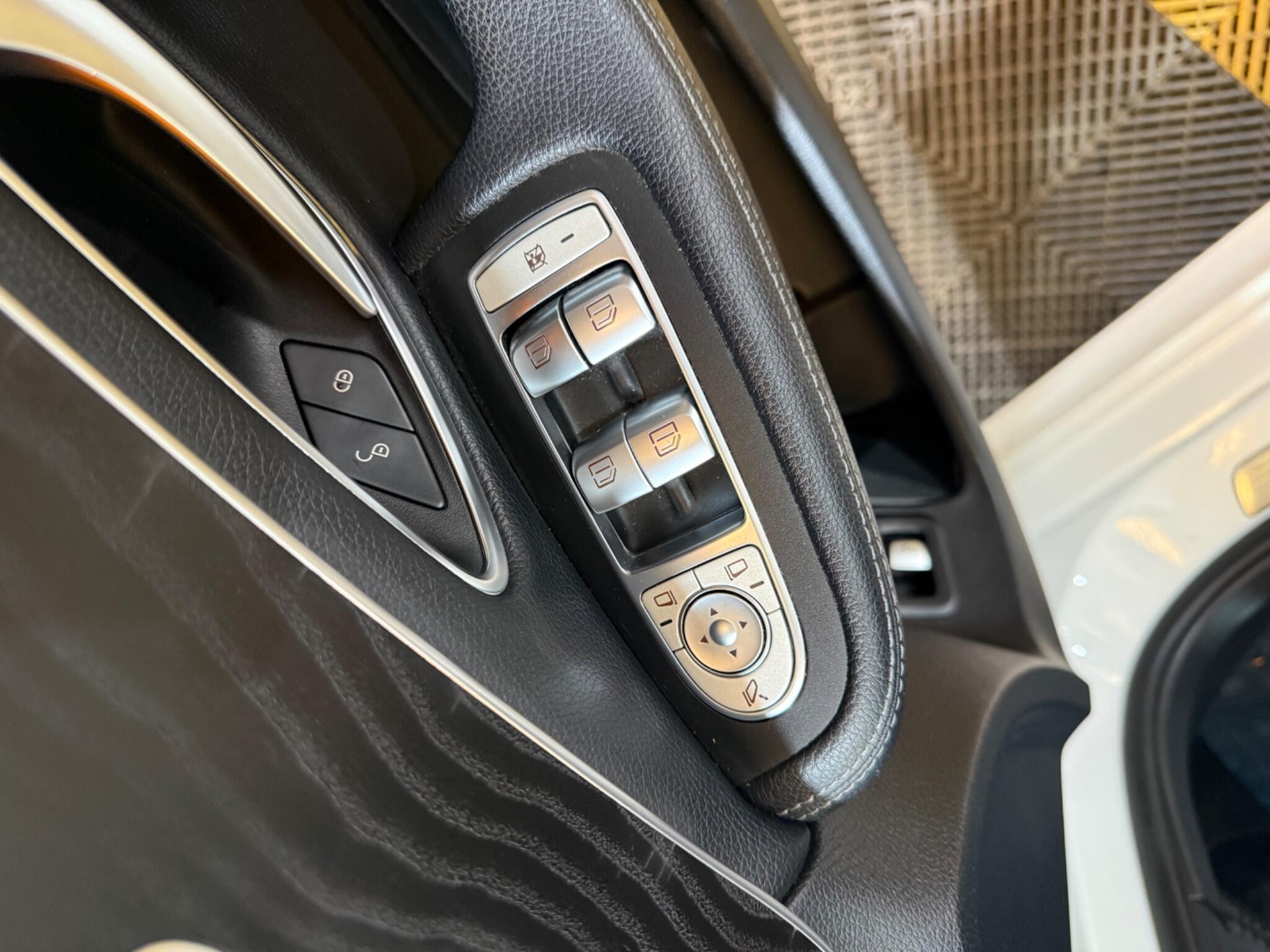 Mercedes-Benz C-Class view 69