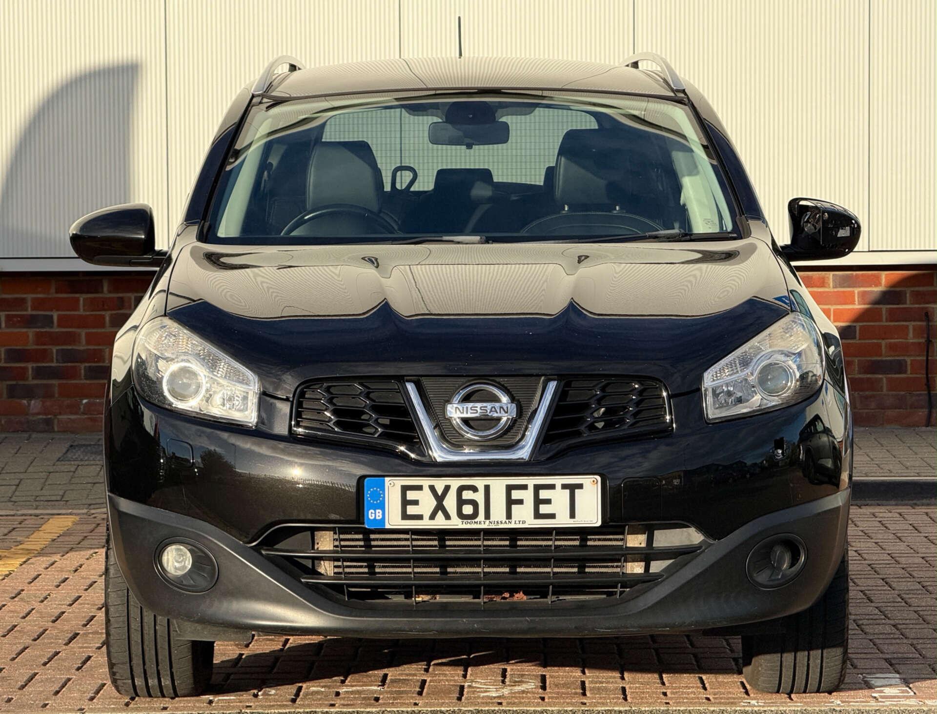 Nissan Qashqai+2 view 2