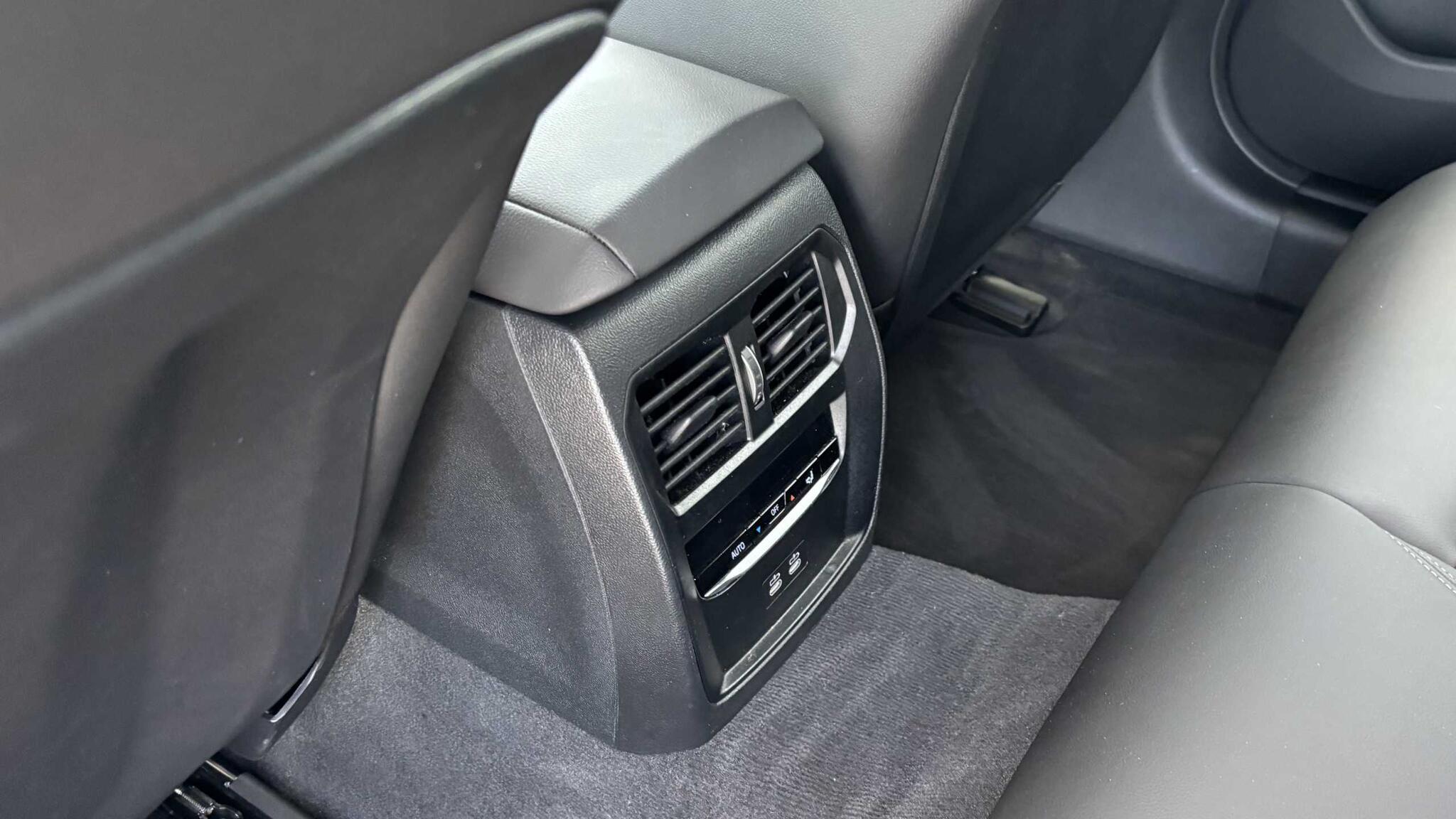 BMW i4 view 31