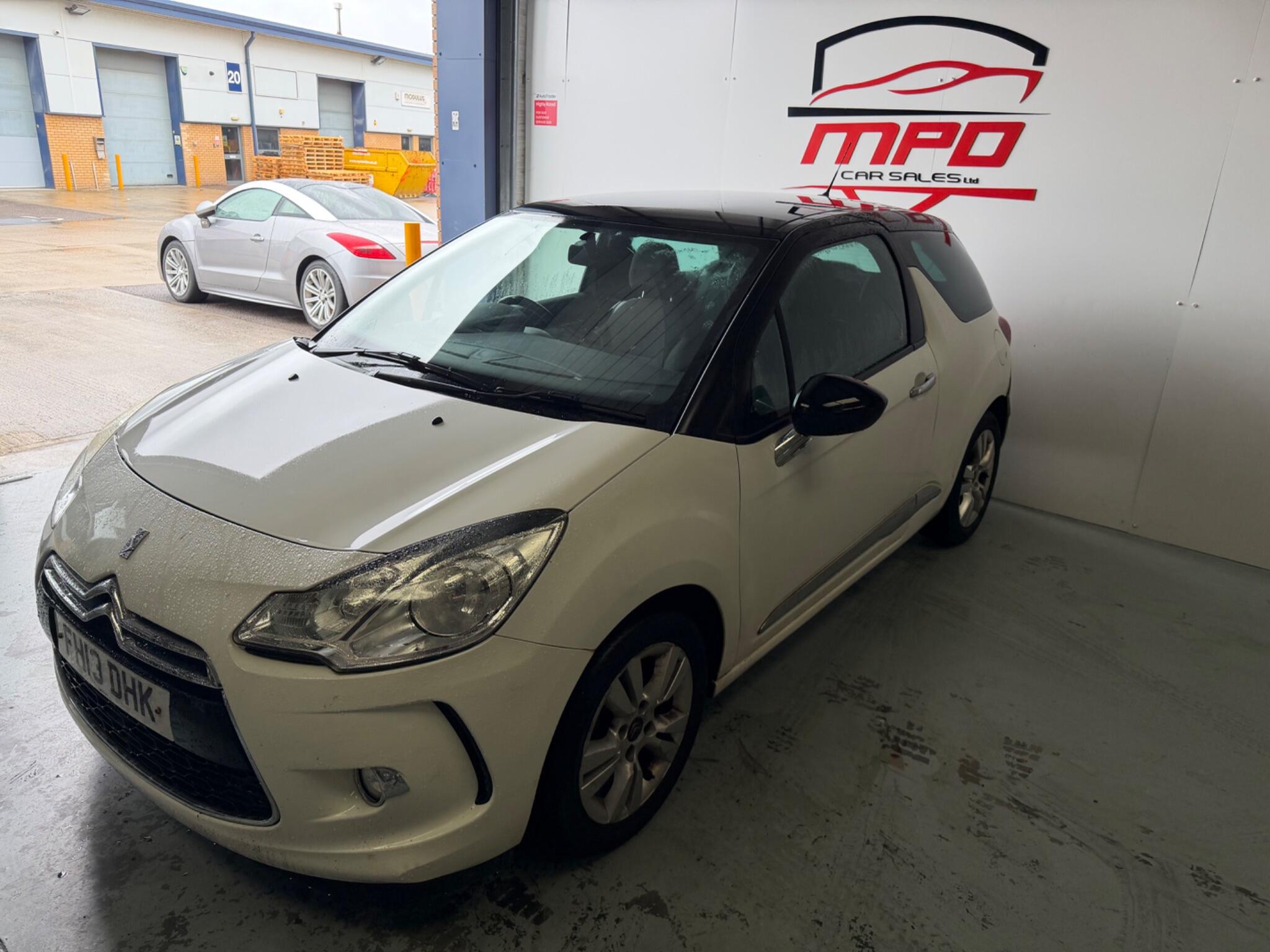Citroen DS3 view 2