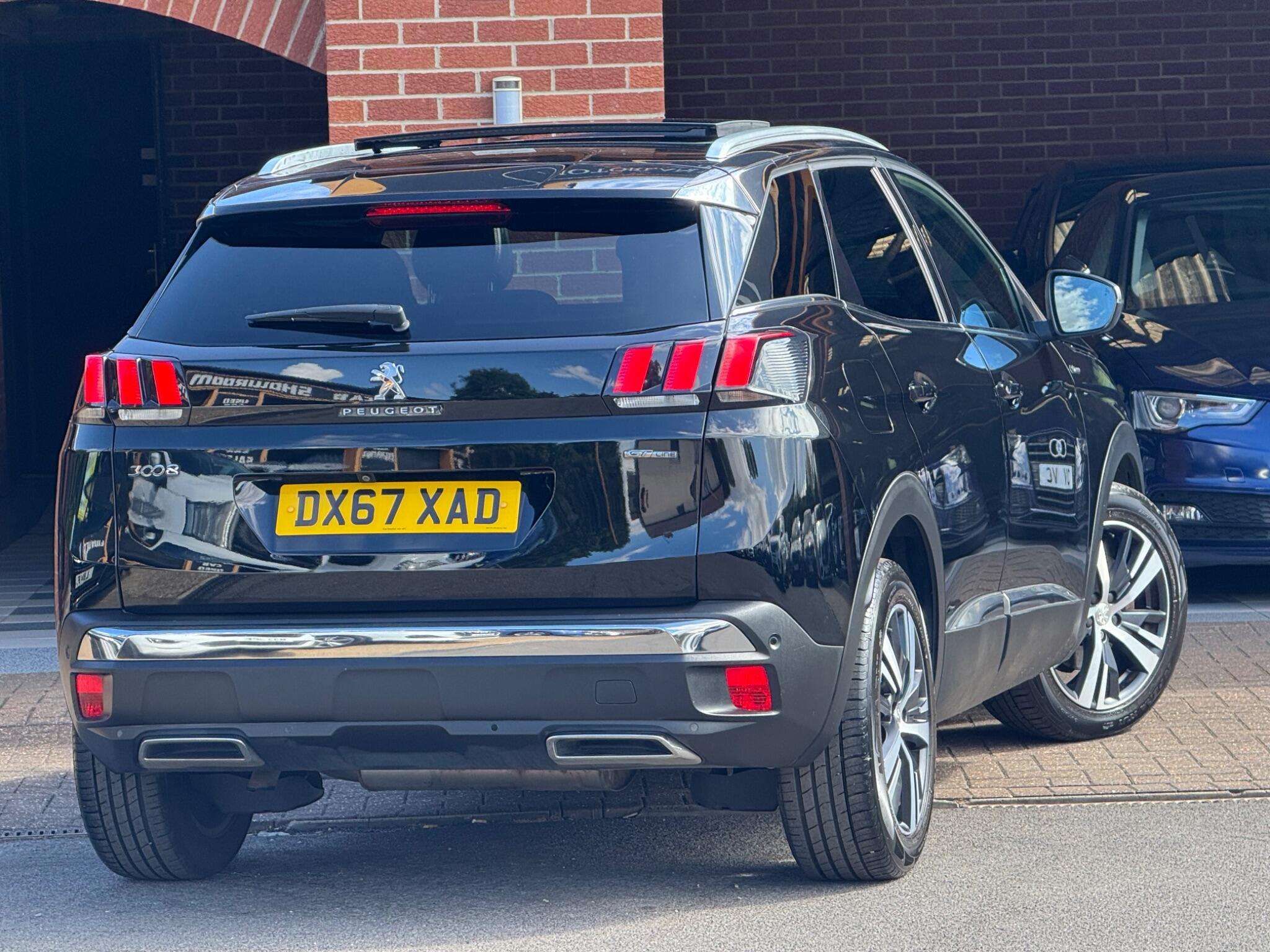 Peugeot 3008 view 4