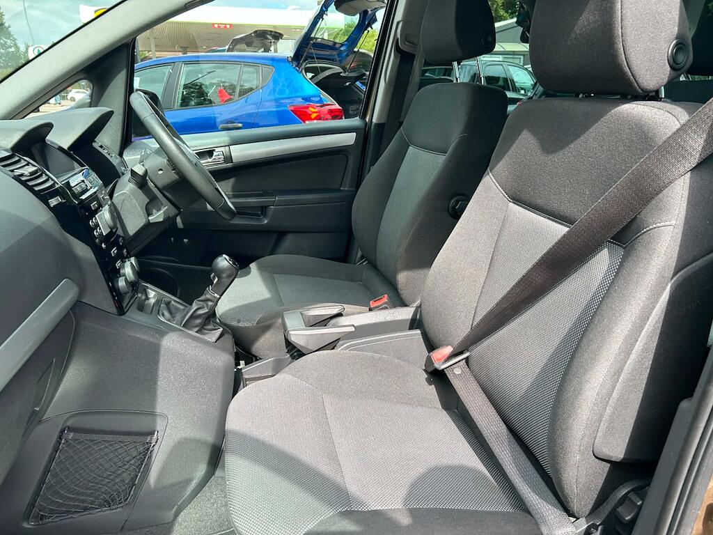 Vauxhall Zafira view 19