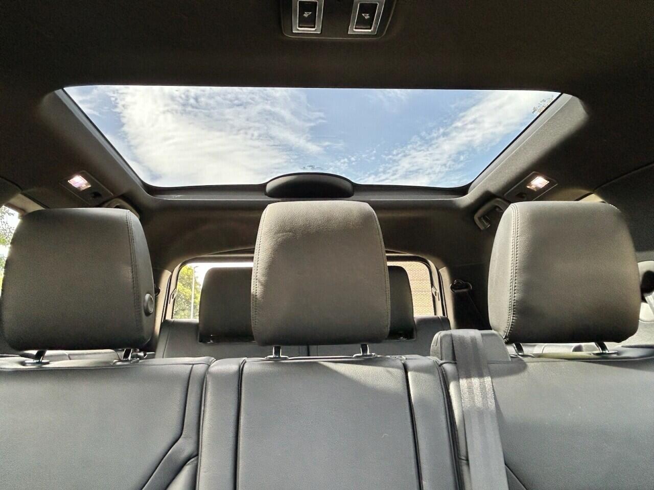Land Rover Discovery view 37
