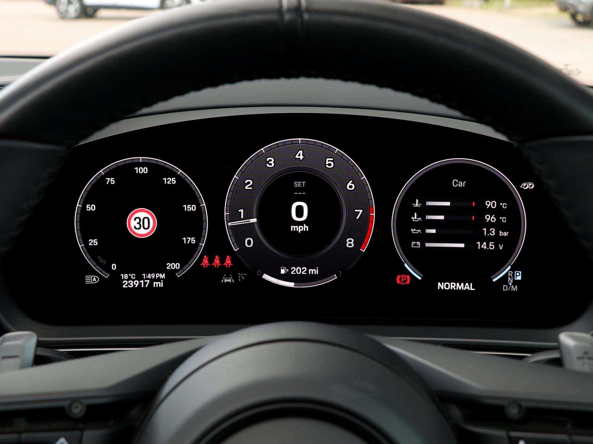 Porsche Cayenne view 13